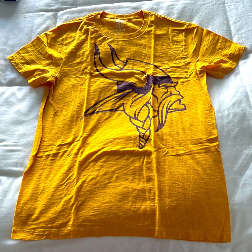 Old Navy NFL Team Apparel Minnesota Vikings Big Logo Shirt